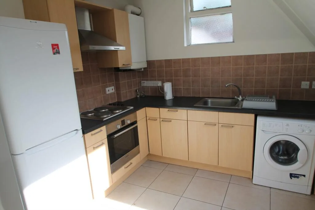 6 bedroom flat for rent