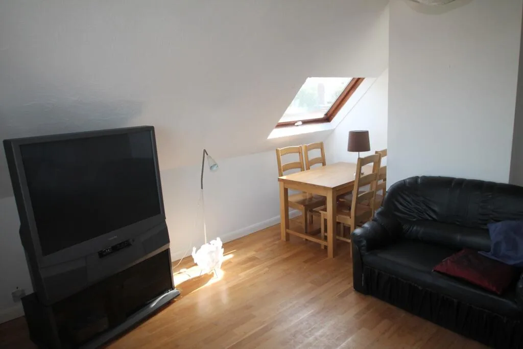 6 bedroom flat for rent