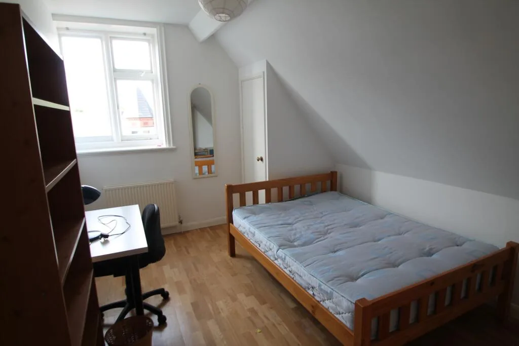 6 bedroom flat for rent