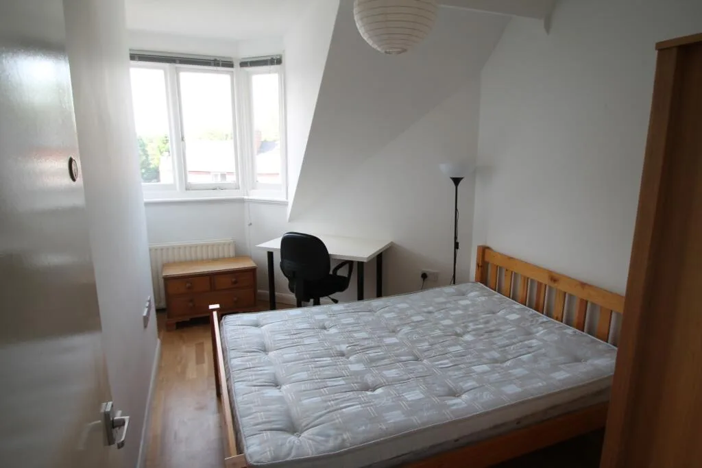 6 bedroom flat for rent