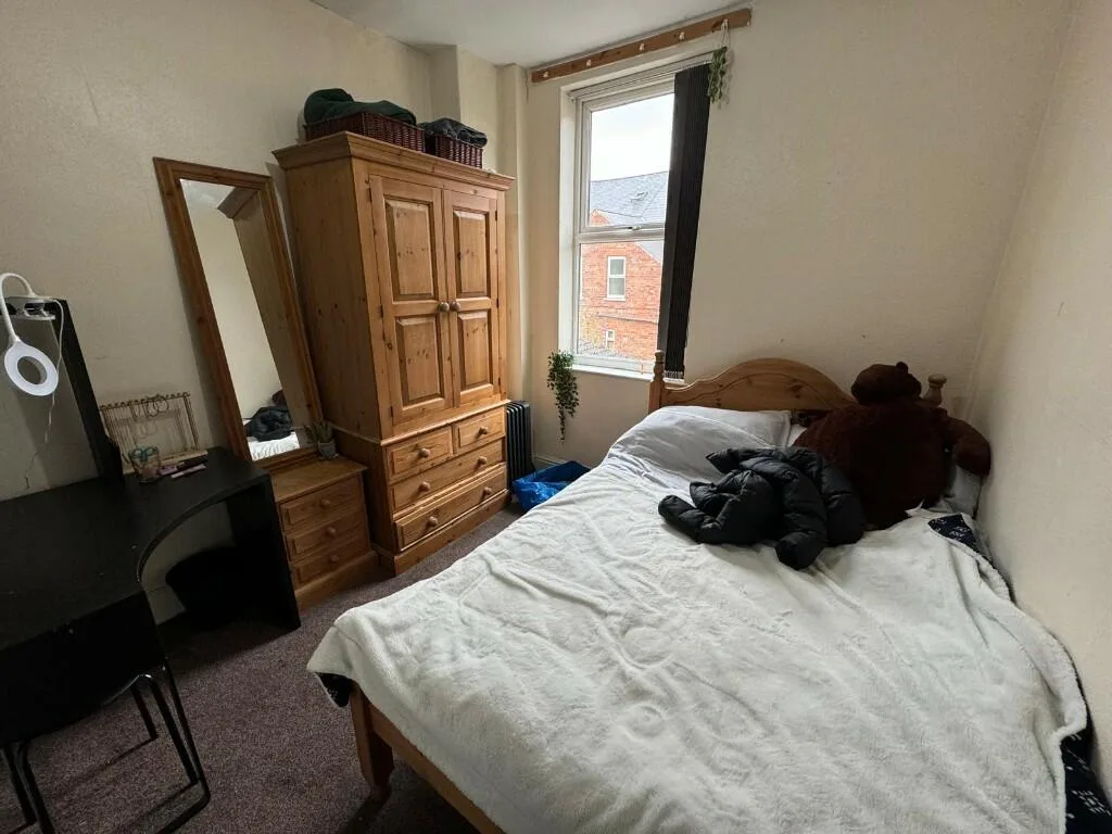 6 bedroom house for rent