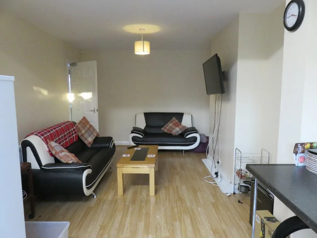 4 bedroom terraced house for rent