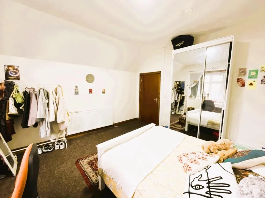 7 bedroom detached house for rent