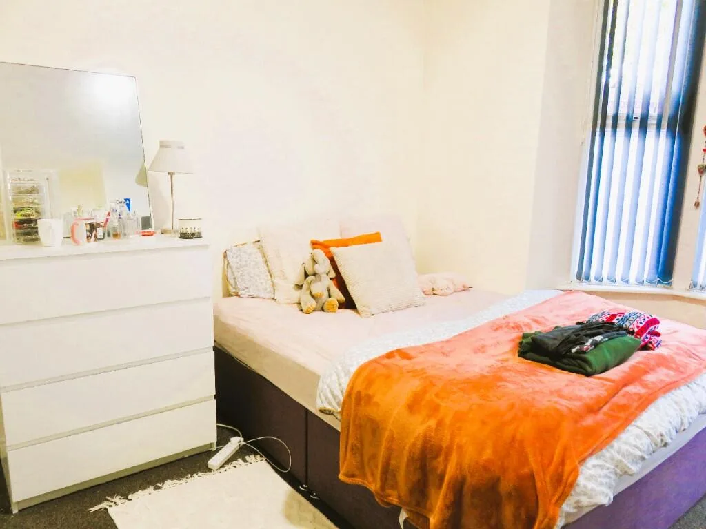 7 bedroom semi-detached house for rent