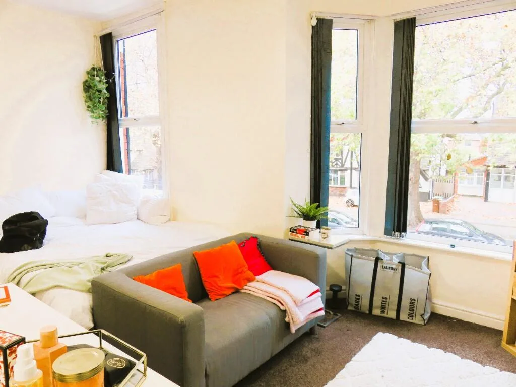 7 bedroom semi-detached house for rent