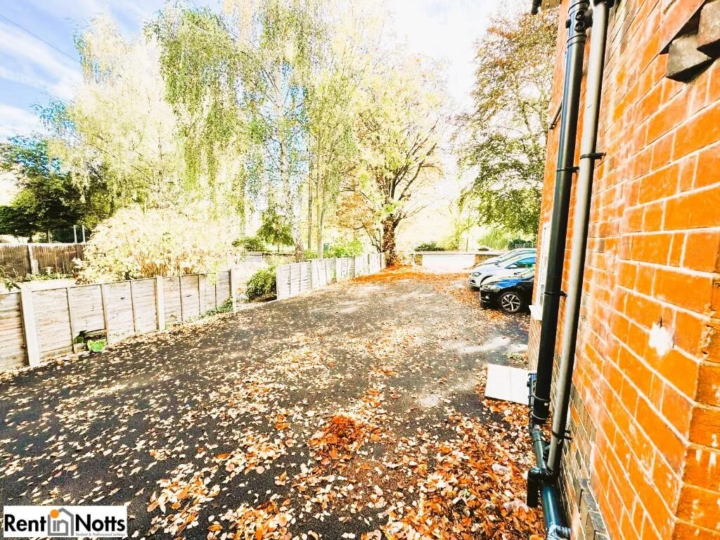 7 bedroom detached house for rent