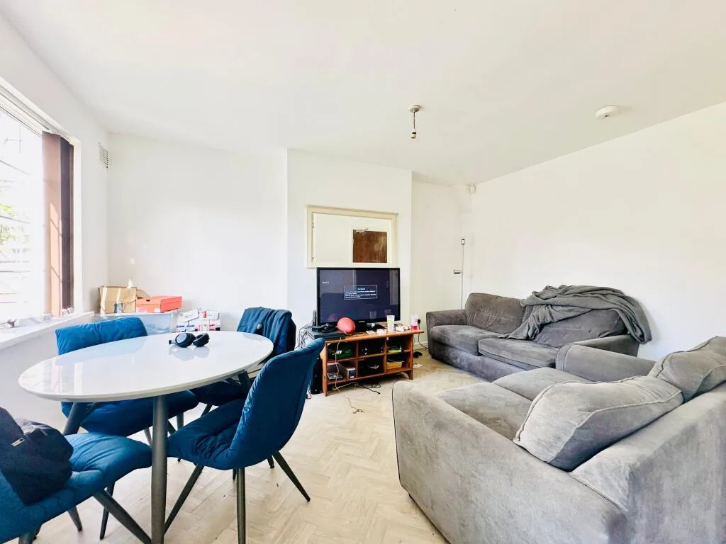 4 bedroom semi-detached house for rent