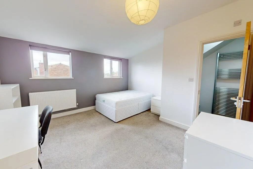 5 bedroom terraced house for rent