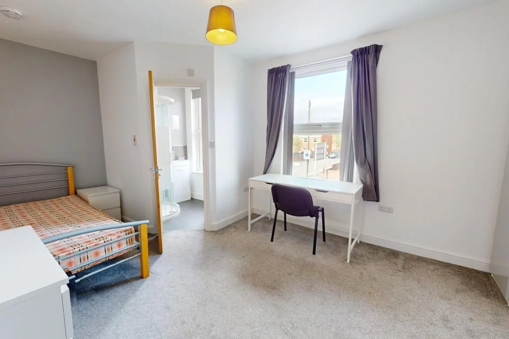 5 bedroom terraced house for rent