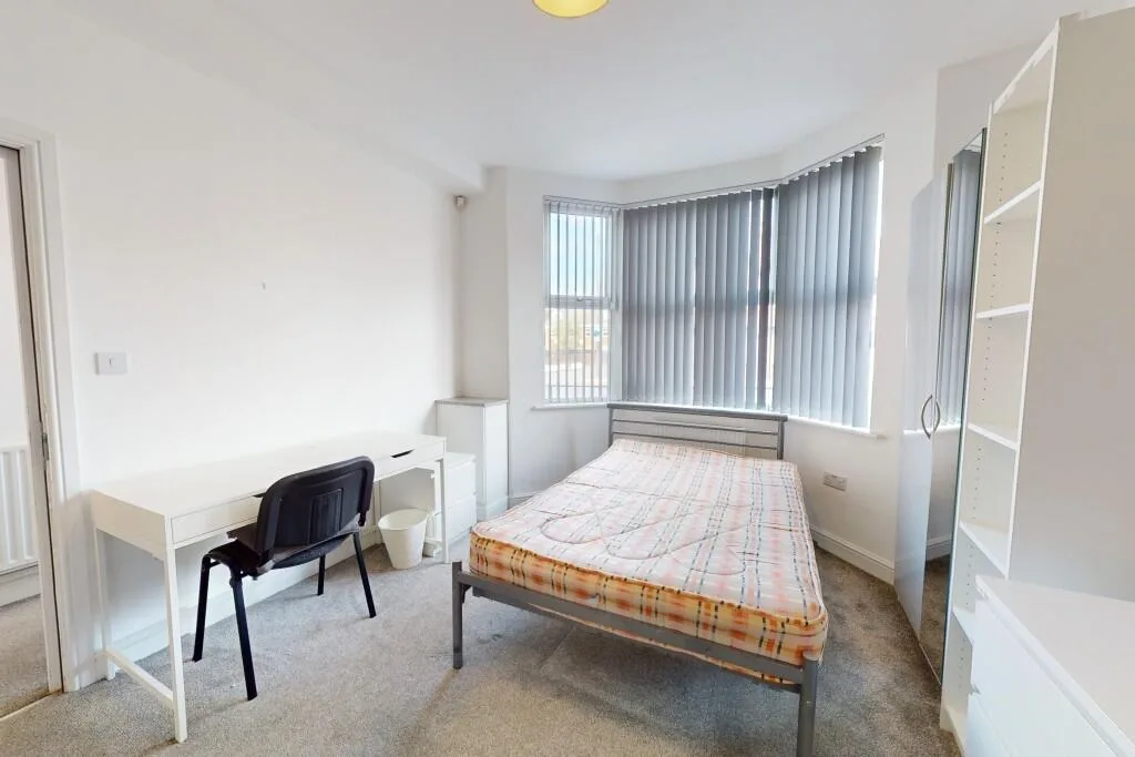 5 bedroom terraced house for rent