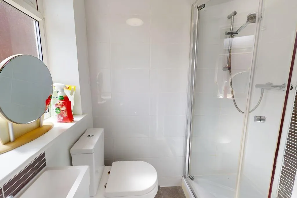 5 bedroom terraced house for rent