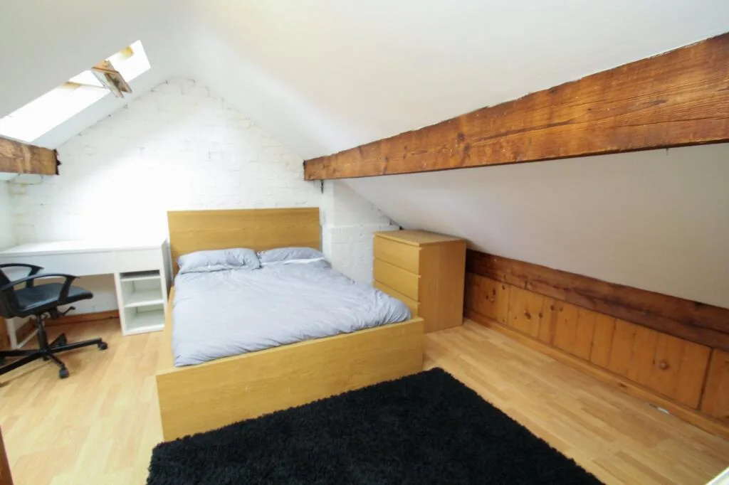 4 bedroom semi-detached house for rent