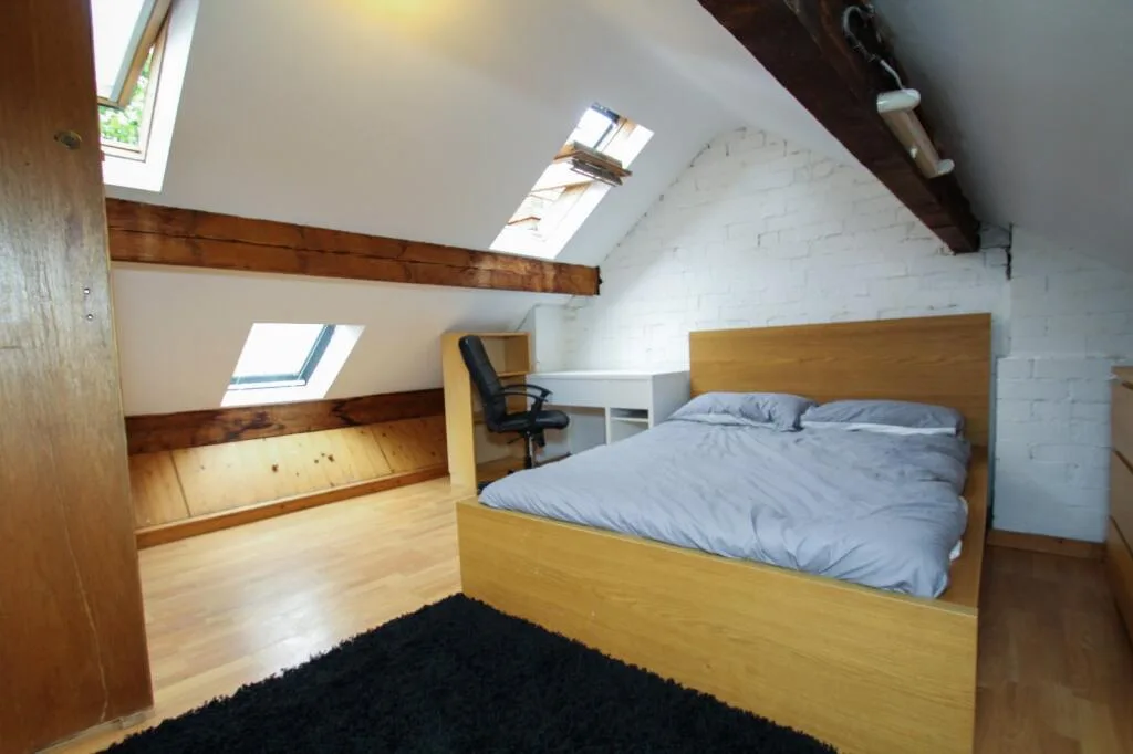 4 bedroom semi-detached house for rent