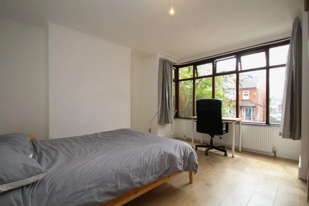 4 bedroom semi-detached house for rent