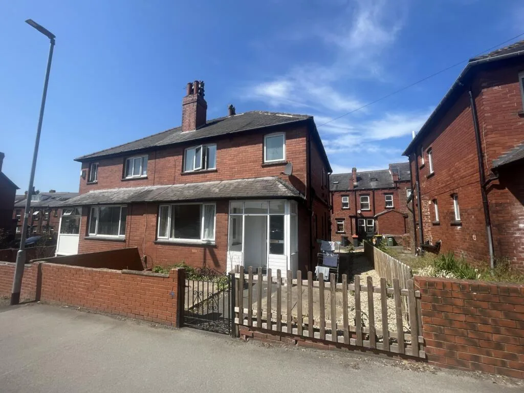 4 bedroom semi-detached house for rent
