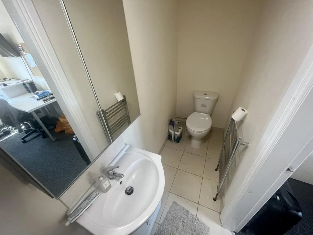 4 bedroom semi-detached house for rent