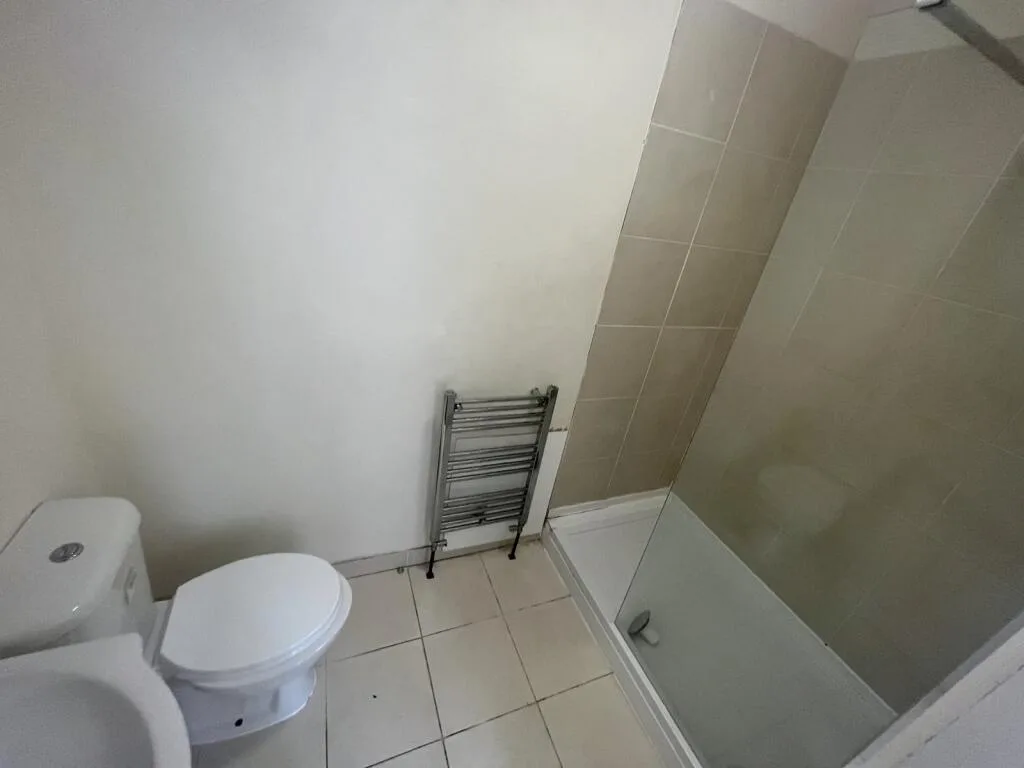 4 bedroom semi-detached house for rent