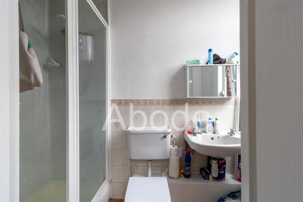 6 bedroom flat for rent