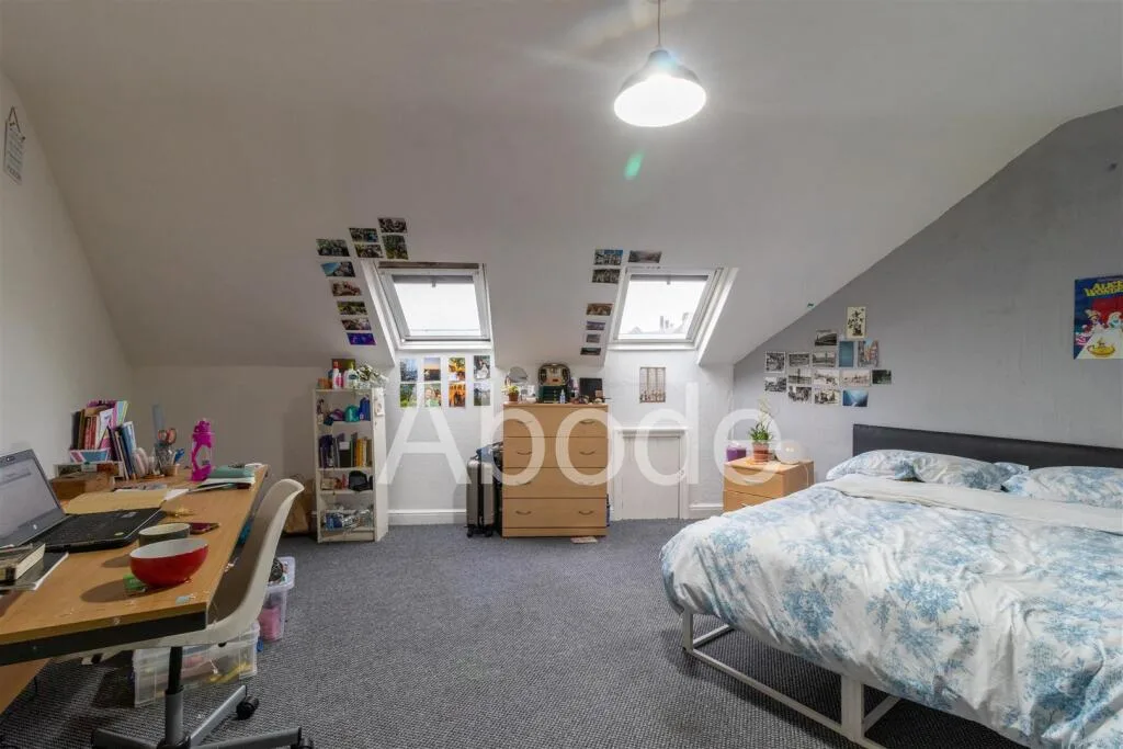 6 bedroom flat for rent