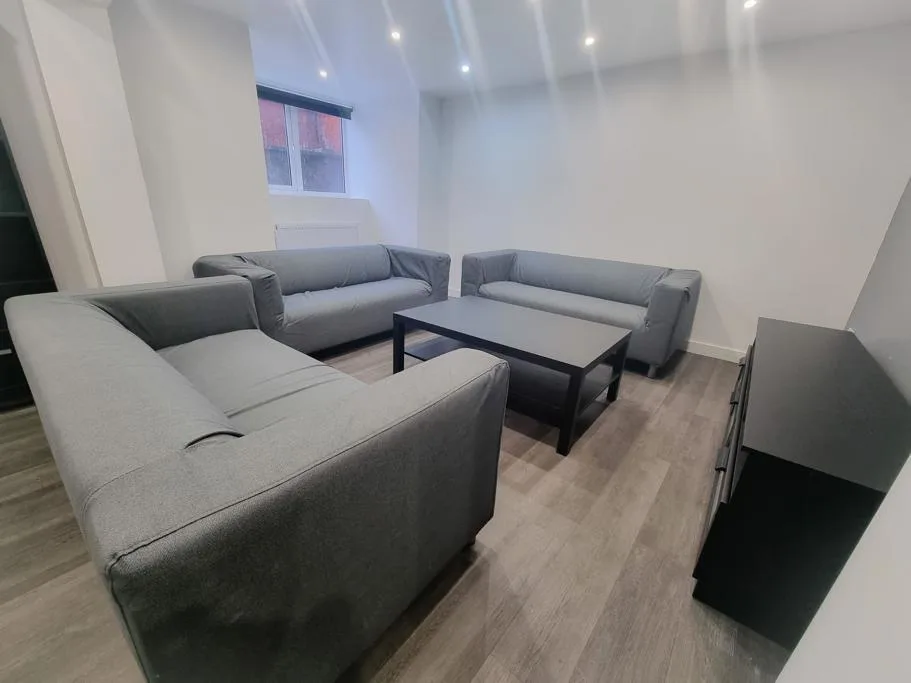 7 bedroom house for rent