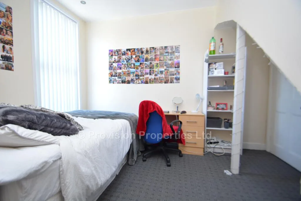 6 bedroom terraced house for rent