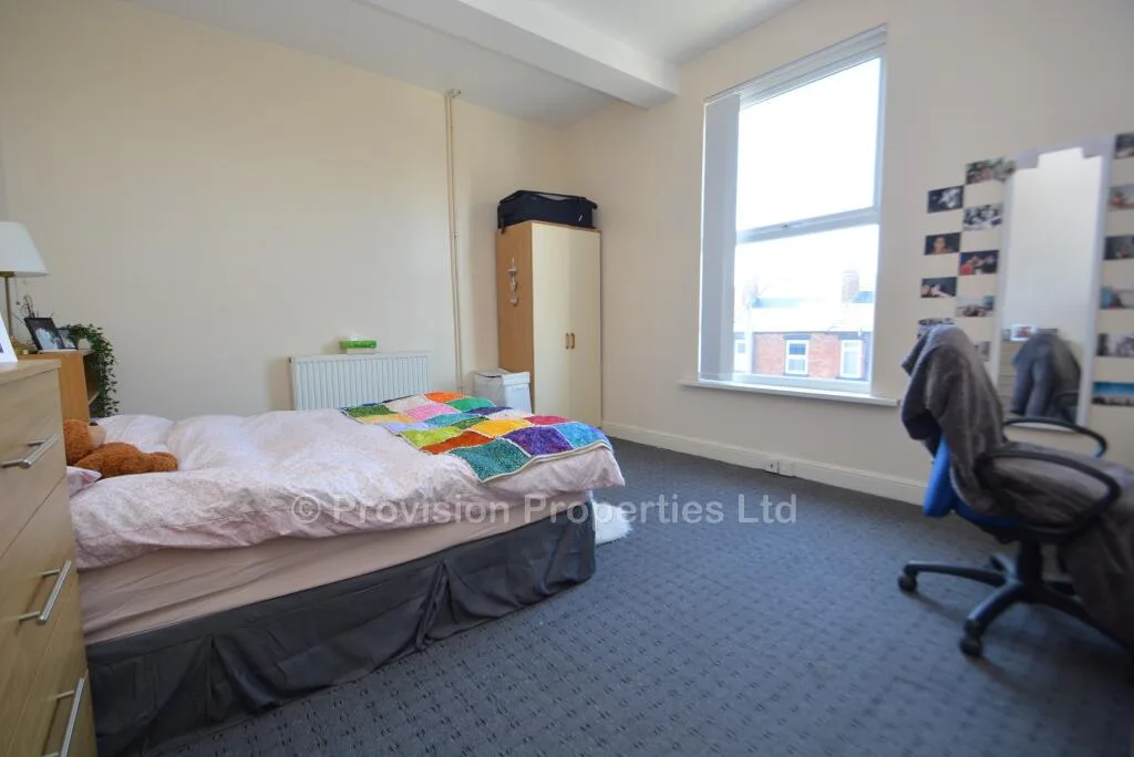 6 bedroom terraced house for rent
