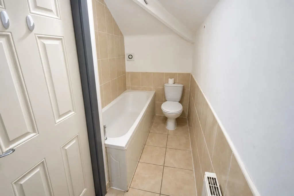 6 bedroom flat for rent