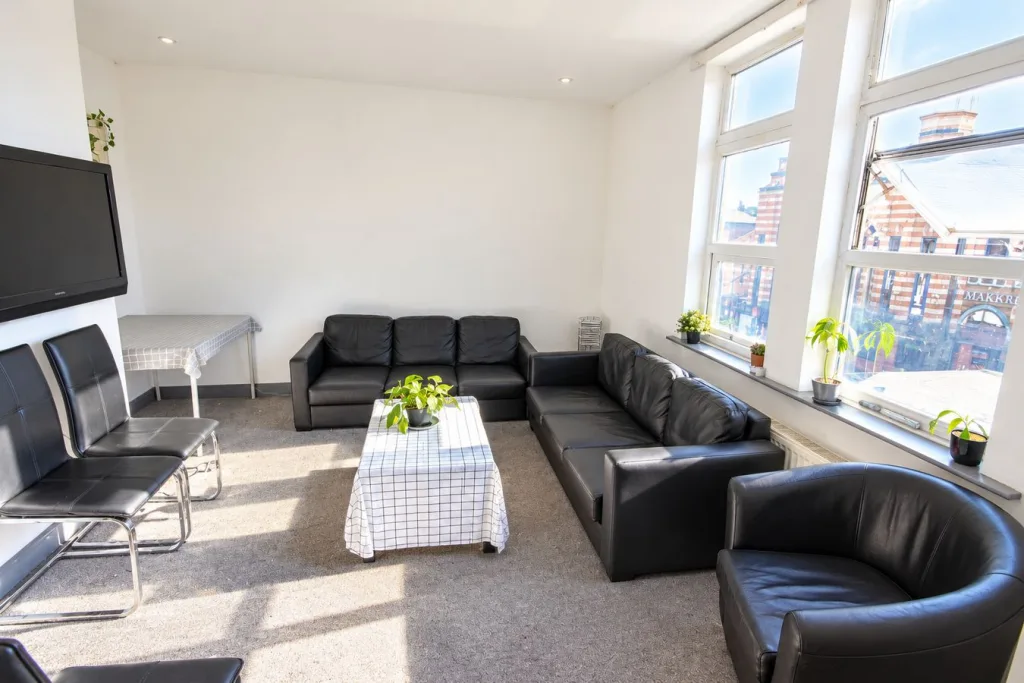 6 bedroom flat for rent