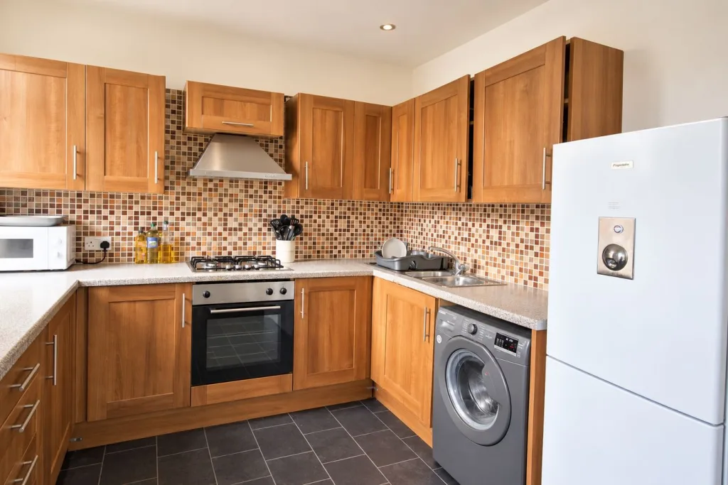 6 bedroom flat for rent