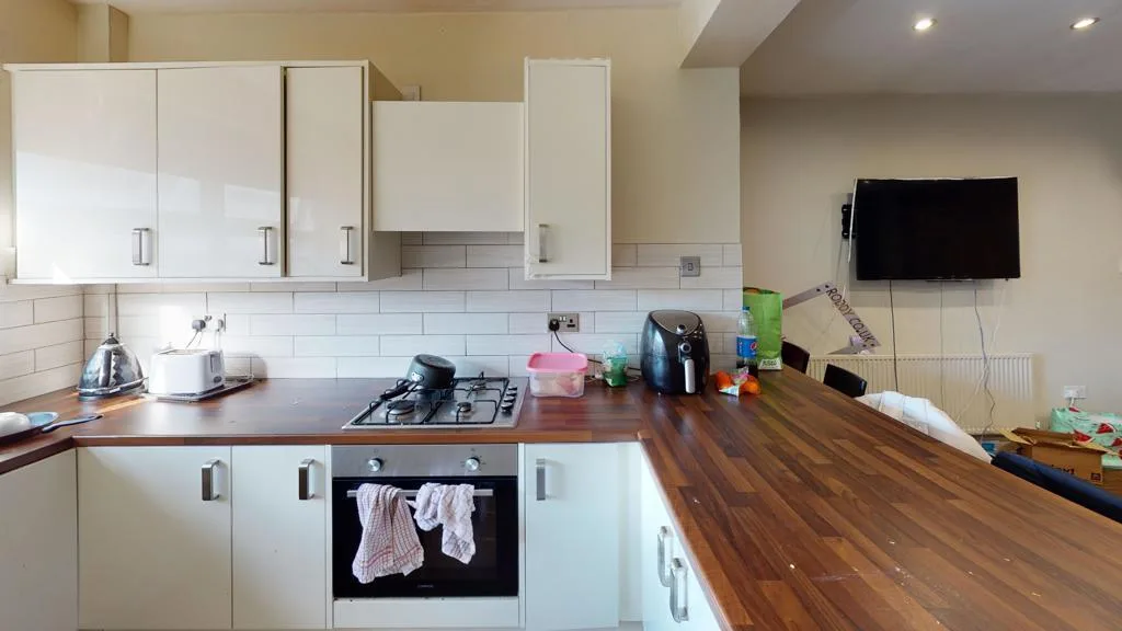5 bedroom house for rent