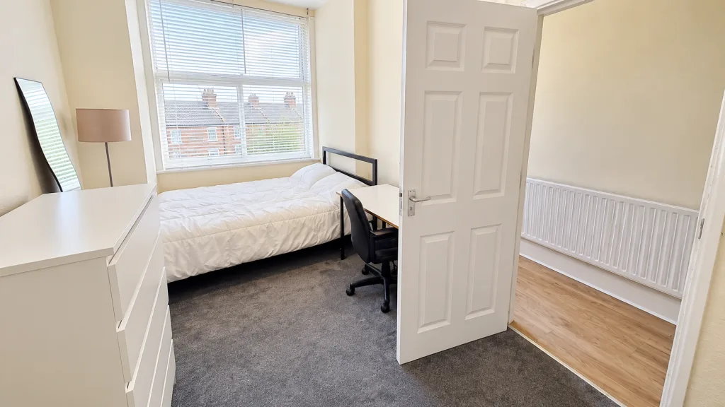 5 bedroom terraced house for rent