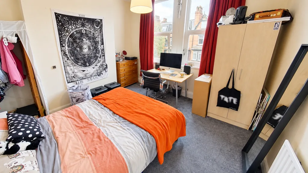 5 bedroom terraced house for rent