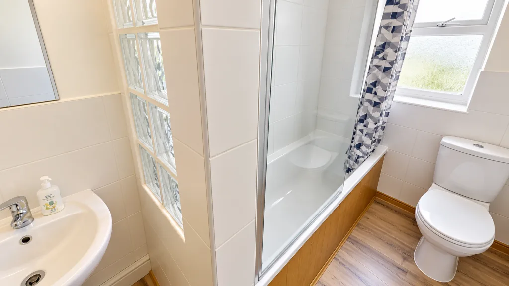 5 bedroom terraced house for rent