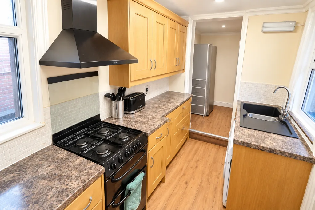 5 bedroom terraced house for rent