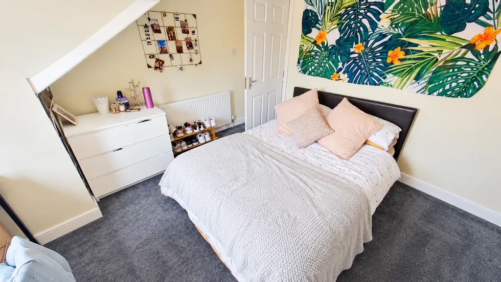 5 bedroom terraced house for rent