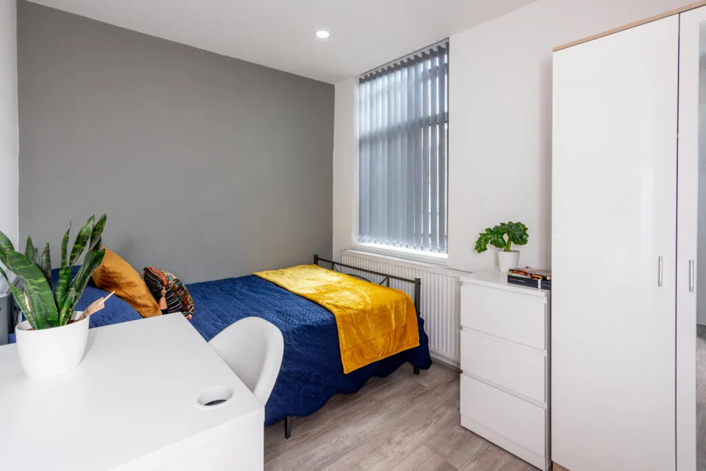 5 bedroom terraced house for rent