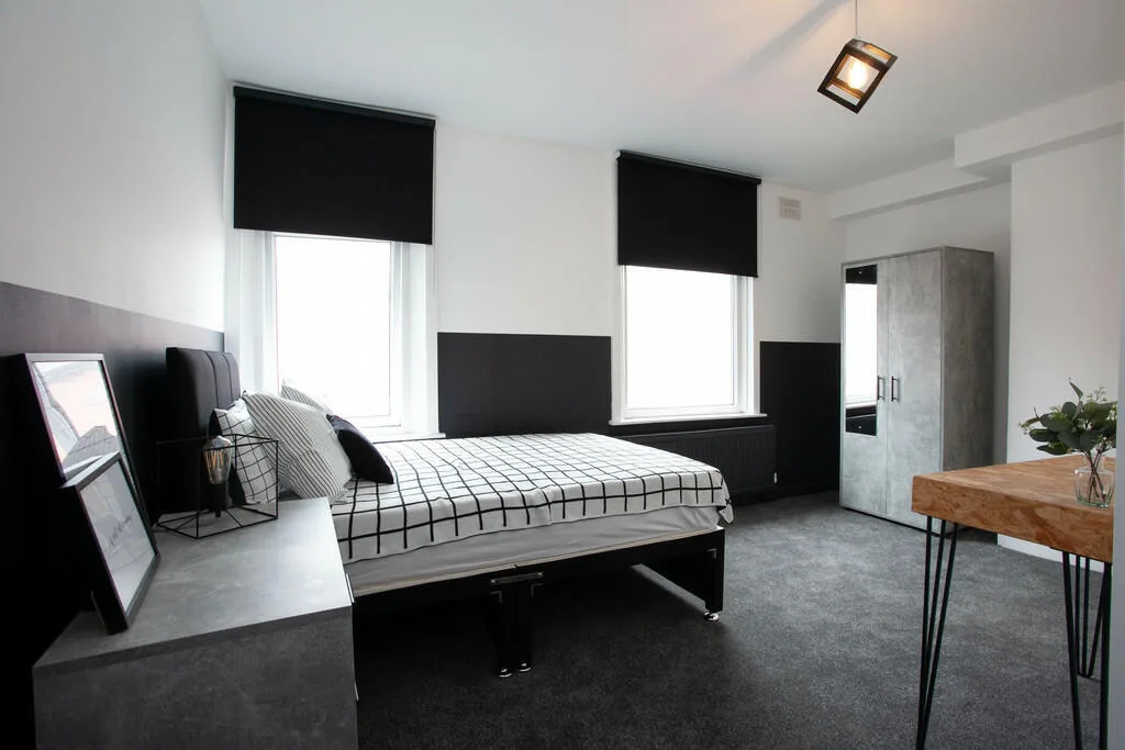 5 bedroom terraced house for rent