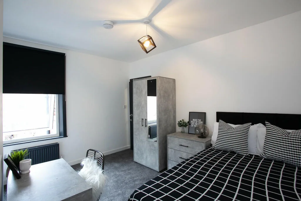 5 bedroom terraced house for rent
