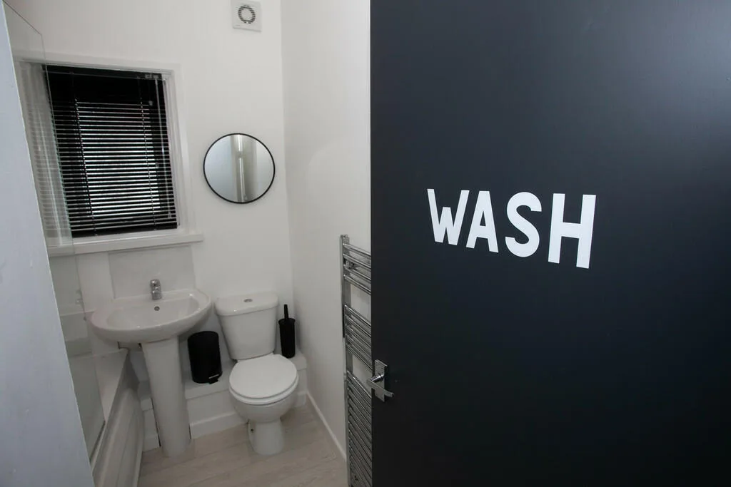 5 bedroom terraced house for rent