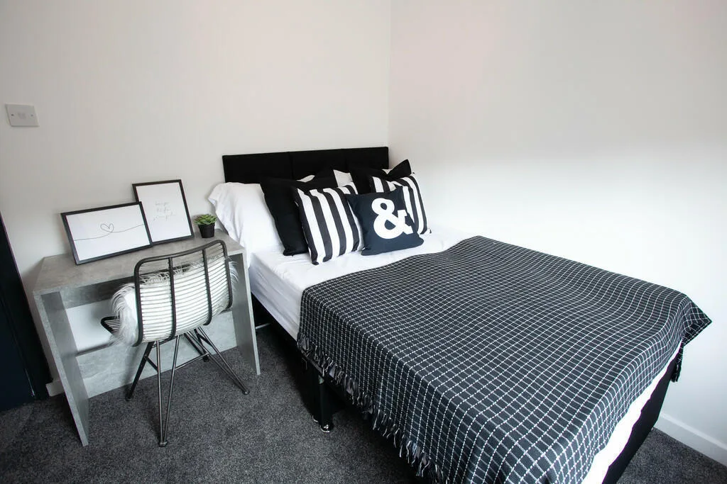 5 bedroom terraced house for rent