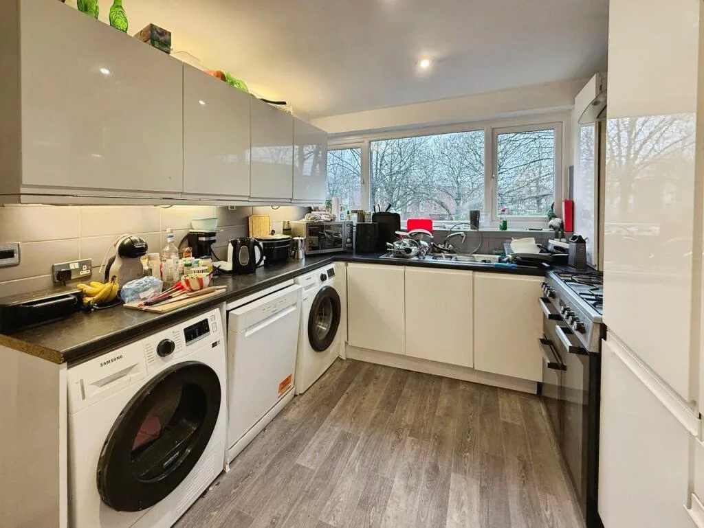 6 bedroom terraced house for rent