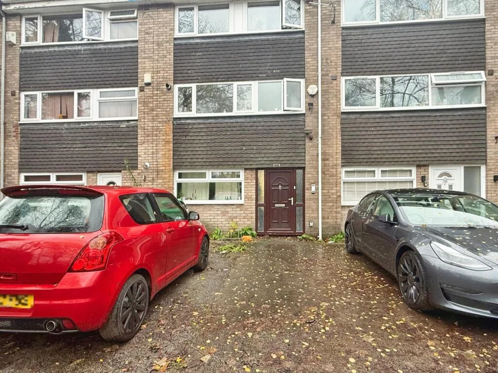 6 bedroom terraced house for rent