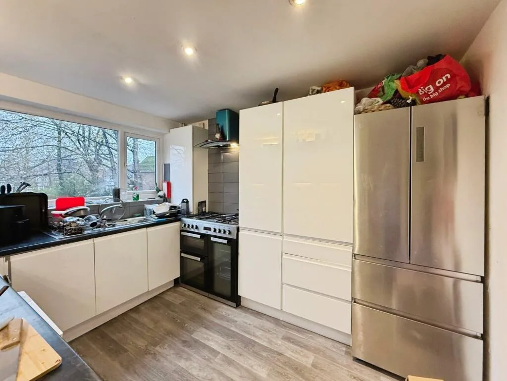 6 bedroom terraced house for rent