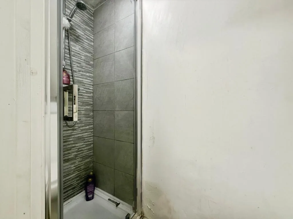 6 bedroom terraced house for rent