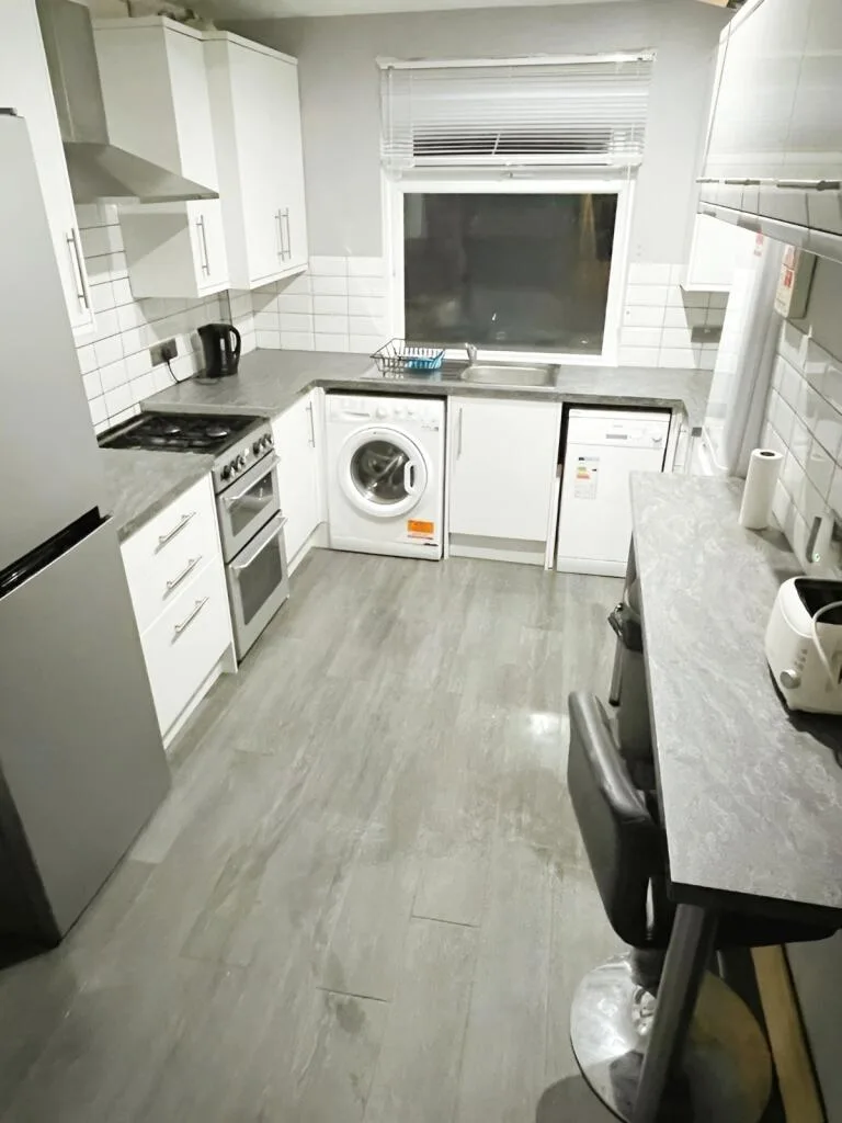 5 bedroom terraced house for rent