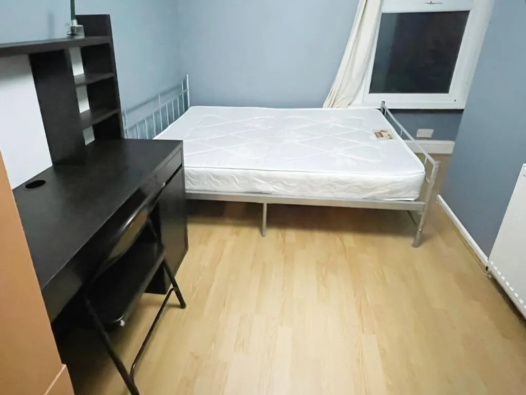 5 bedroom terraced house for rent