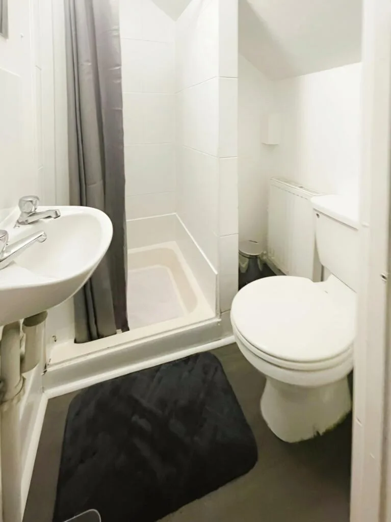 5 bedroom terraced house for rent
