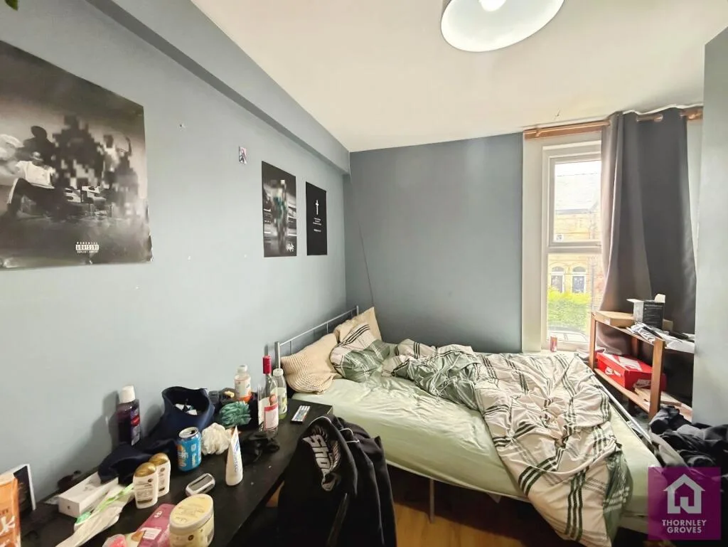5 bedroom terraced house for rent