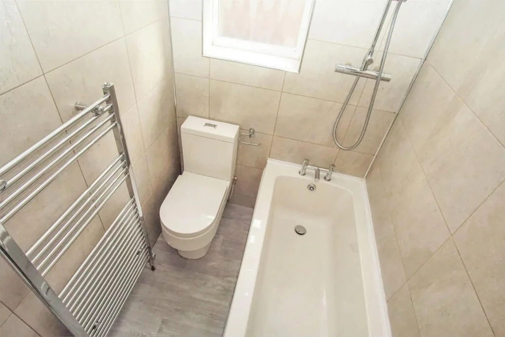 8 bedroom terraced house for rent