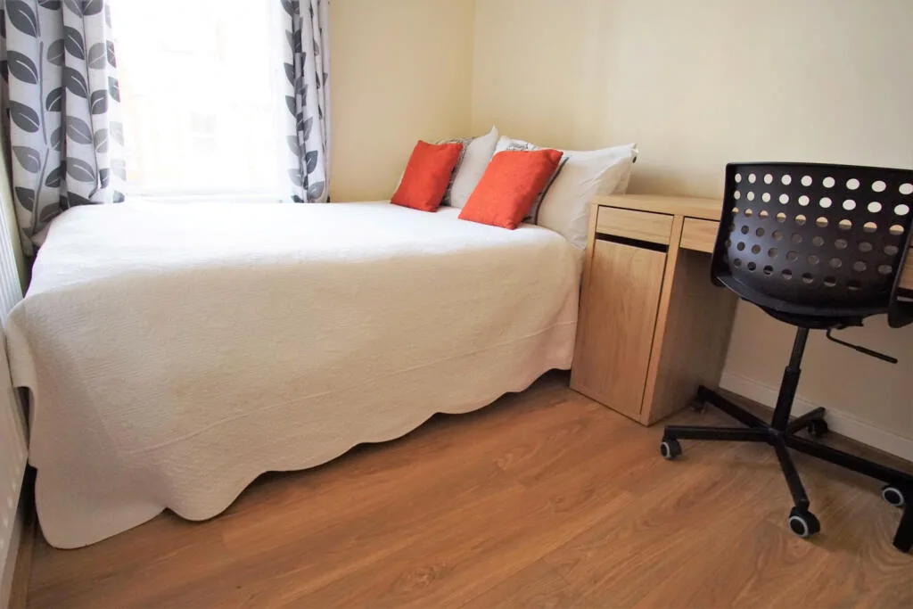 8 bedroom terraced house for rent